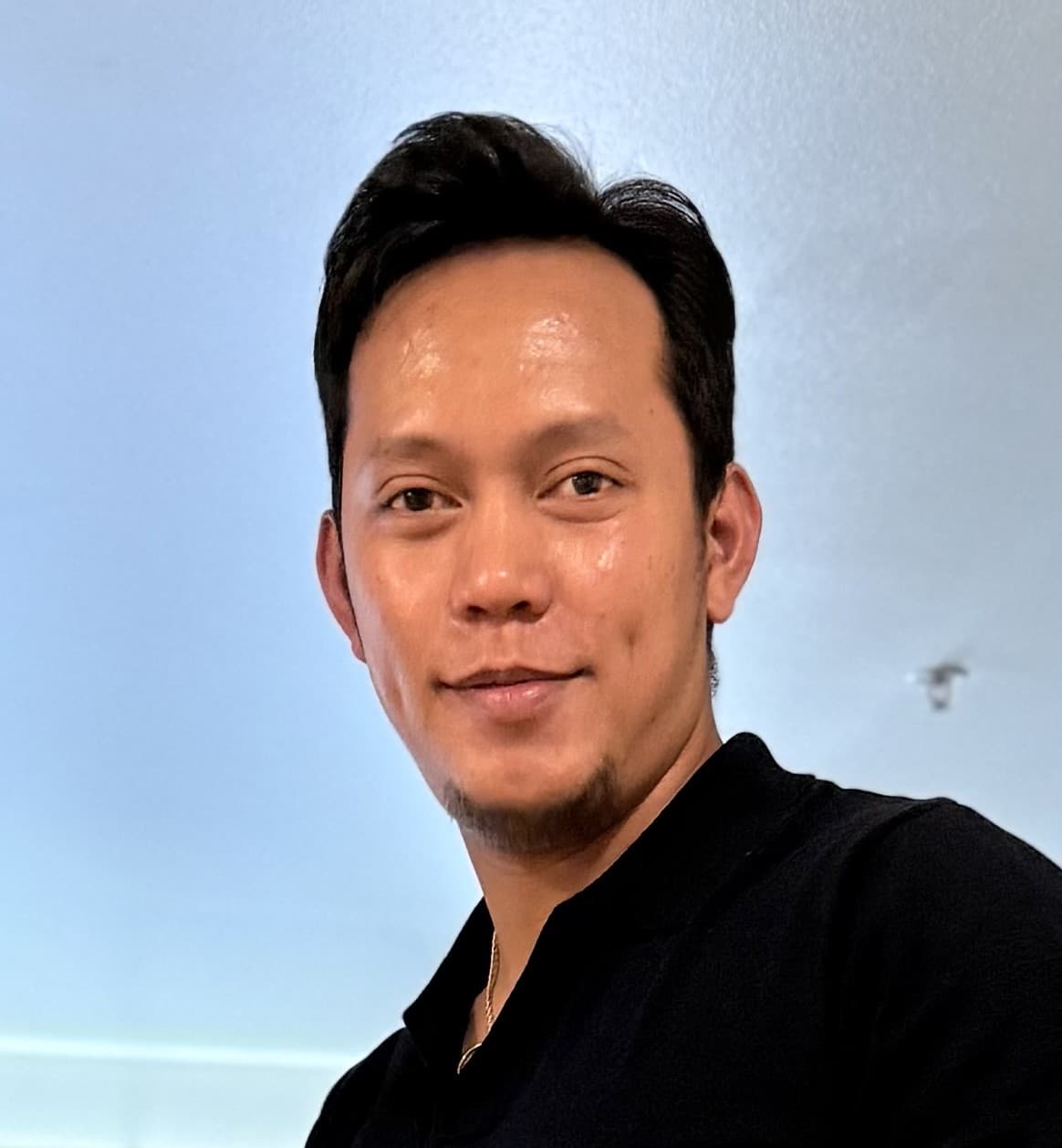 Vincent "Vinz" Pineda, Design & Color Specialist at Barclay's Salon